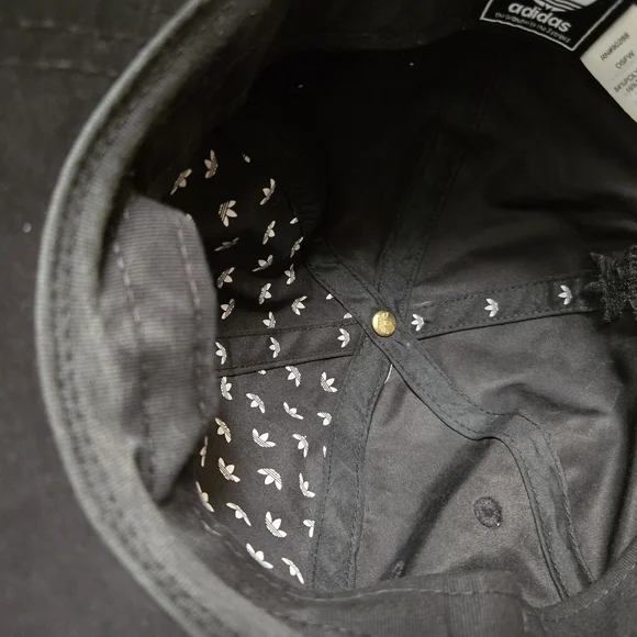 Adidas Black Cap - Picture 7 of 8